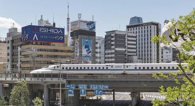 В Японии приостановится движение скоростных поездов