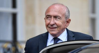 Президент Франции принял отставку главы МВД