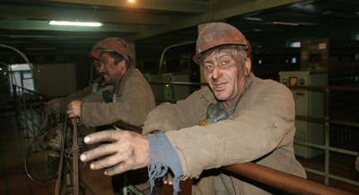 Горняки три недели отказываются покидать шахту на Украине