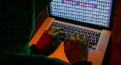 Хакеры взломали аккаунты сенатора-демократа в соцсетях