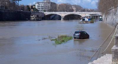 Режим ЧП ввели в Италии из-за ливней и наводнения