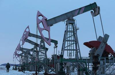 Какие риски падение нефти несет для бюджета, рубля и цен на бензин?