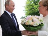 Туск осудил «флирт» политиков с Владимиром Путиным